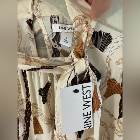 NINE WEST Silk-Blend Mockneck Blouse Leather & Chain Equestrian Pattern NWT Lg - Picture 7 of 8